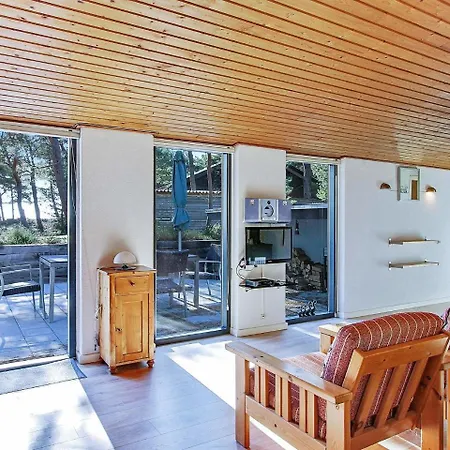 Two-bedroom Holiday In Nexo 4 Casa vacanze