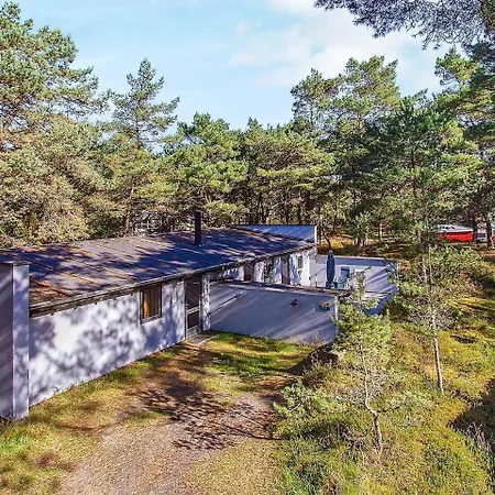 Two-bedroom Holiday In Nexo 4 * Snogebæk